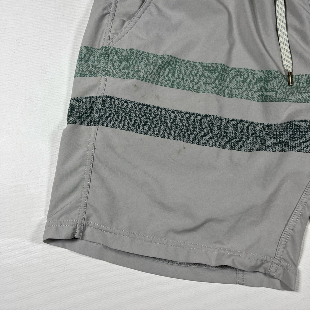 Vuori Kore Shorts Lined Drawstring Running Gym Stretch Gray Striped 8” Men’s XL - Picture 2 of 13